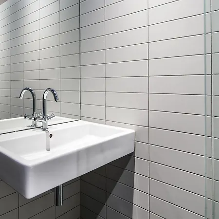 Hotel City Park Suites 4*
