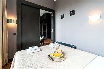 City Park Suites 4*